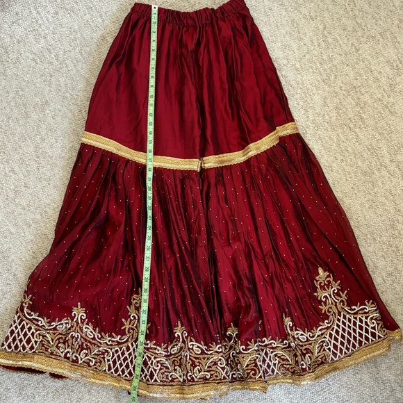 Red and Gold Gharara - Picture 14 of 14